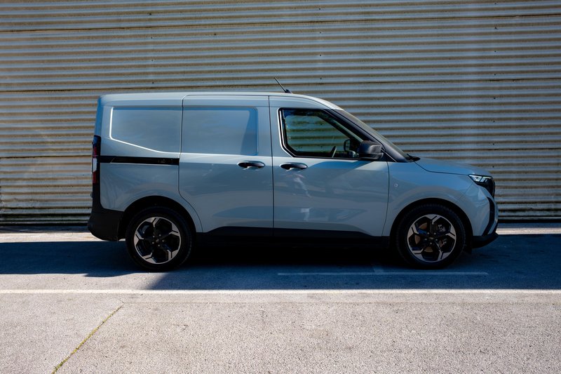 Ford E-Transit Courier