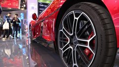 2,5 milijona Evrov za Kitajca? Da ... in ljudje stojijo v vrsti!