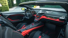 
                                                         Lamborghini Fenomeno Roadster