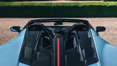 
                                                         Lamborghini Fenomeno Roadster