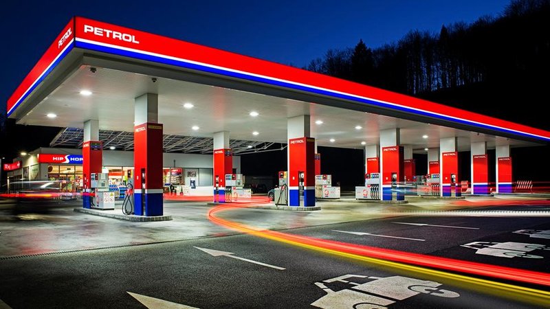 Mit ali resnica: z gorivom drugega ponudnika naftnih derivatov se peljemo dlje. Razkrivamo, kaj drži in kaj ne