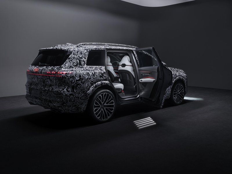 Audi Q9 notranjost
