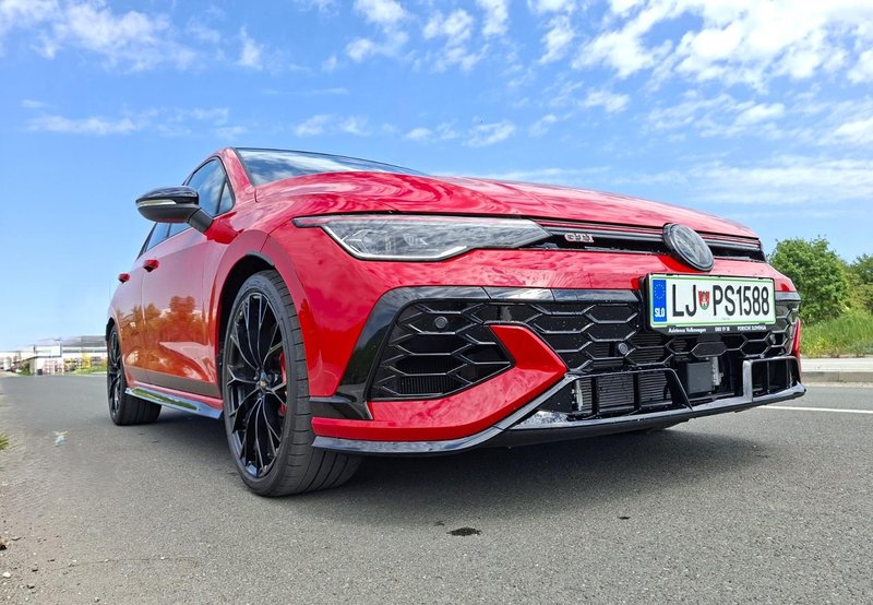 Test: Volkswagen Golf GTI Edition 50 - Slavospev legendarnemu imenu (ki menda ni niti labodji spev)