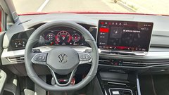 
                                                         Test: Volkswagen Golf GTI Edition 50 - Slavospev legendarnemu imenu (ki menda ni niti labodji spev)
