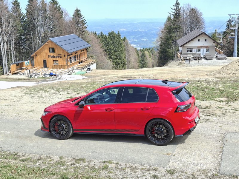 Test: Volkswagen Golf GTI Edition 50 - Slavospev legendarnemu imenu (ki menda ni niti labodji spev)