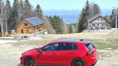 
                                                         Test: Volkswagen Golf GTI Edition 50 - Slavospev legendarnemu imenu (ki menda ni niti labodji spev)