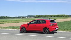 
                                                         Test: Volkswagen Golf GTI Edition 50 - Slavospev legendarnemu imenu (ki menda ni niti labodji spev)
