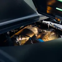 Avto ima manj kot 200 prevoženih kilometrov, cena za prvi servis pa je pošastna. Je to sploh mogoče?1