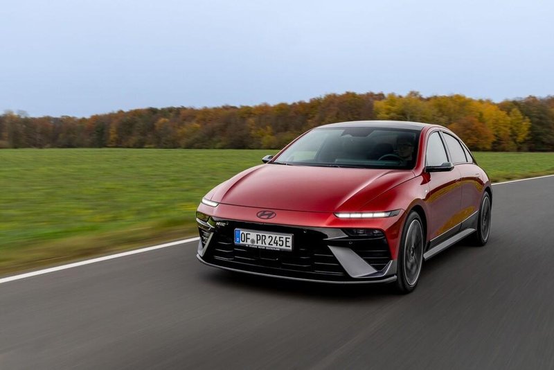 Novo v Sloveniji: (prenovljeni) Hyundai Ioniq 6 – Zdaj se šopiri tudi s športnostjo
