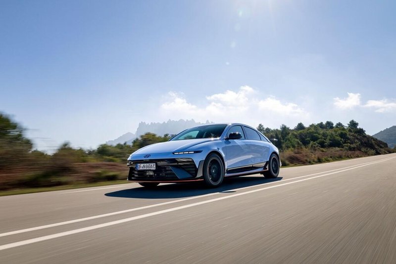 Novo v Sloveniji: (prenovljeni) Hyundai Ioniq 6 – Zdaj se šopiri tudi s športnostjo