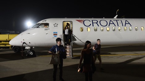 Letalo družbe Croatia Airlines doživelo nesrečo. Preverite kaj se je zgodilo v Splitu