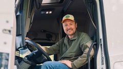 
                                                         V 80 dneh, pardon, z 80 polnjenji električnega tovornjaka okoli sveta