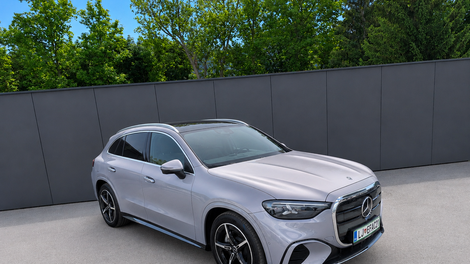 Novo v Sloveniji: Mercedes-Benz GLC – Odpiranje novega električnega poglavja