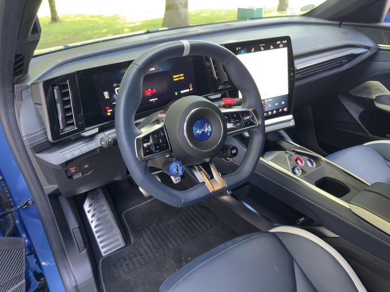 Alpine A390