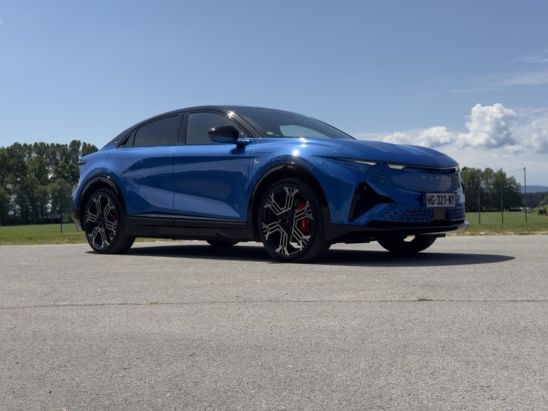 Alpine A390