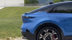 
                                                         Alpine A390