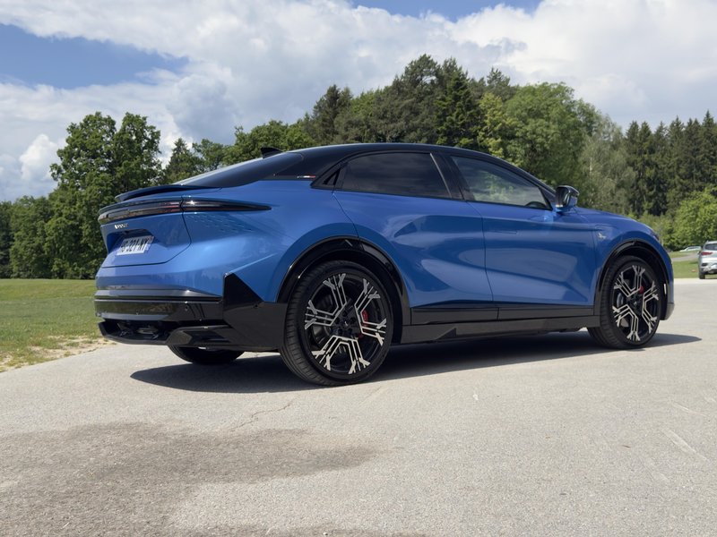 Alpine A390