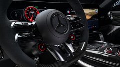 
                                                         Merdcedes-AMG GT 4-vratni