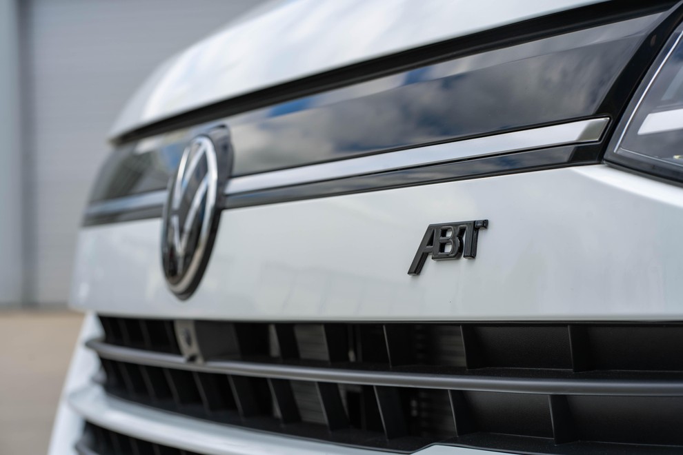 Športne začimbe in velika kolesa za Volkswagnova dostavnika