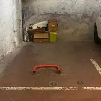 Cene parkirnih mest so šle v nebo. Poglejte koliko računajo za to parkirno mesto - cena vas bo vrgla s stola