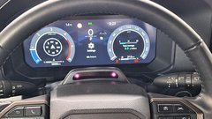 
                                                         Test: Toyota Land Cruiser 2.8 D-4D MHEV Executive – Šminka na izklesanem obrazu