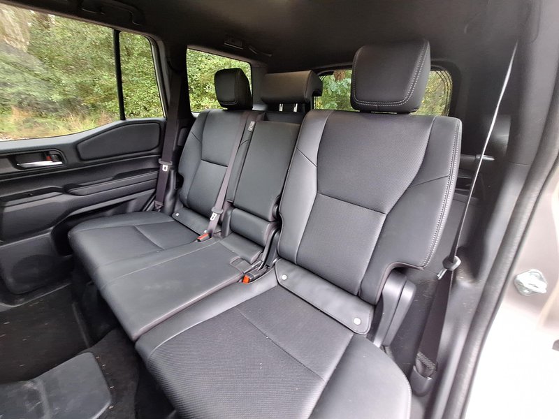 Test: Toyota Land Cruiser 2.8 D-4D MHEV Executive – Šminka na izklesanem obrazu