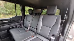 
                                                         Test: Toyota Land Cruiser 2.8 D-4D MHEV Executive – Šminka na izklesanem obrazu