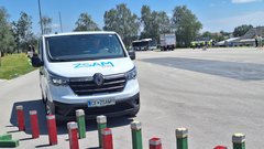 
                                                         Na cesti za vsakldanji kruh, na poligonu za naslove državnih prvakov