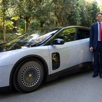 Bivši Ferrarijev šef z vsemi topovi nad novinca, ravnodušen ni ostal niti podpremier. Kaj pa pravi Papež?