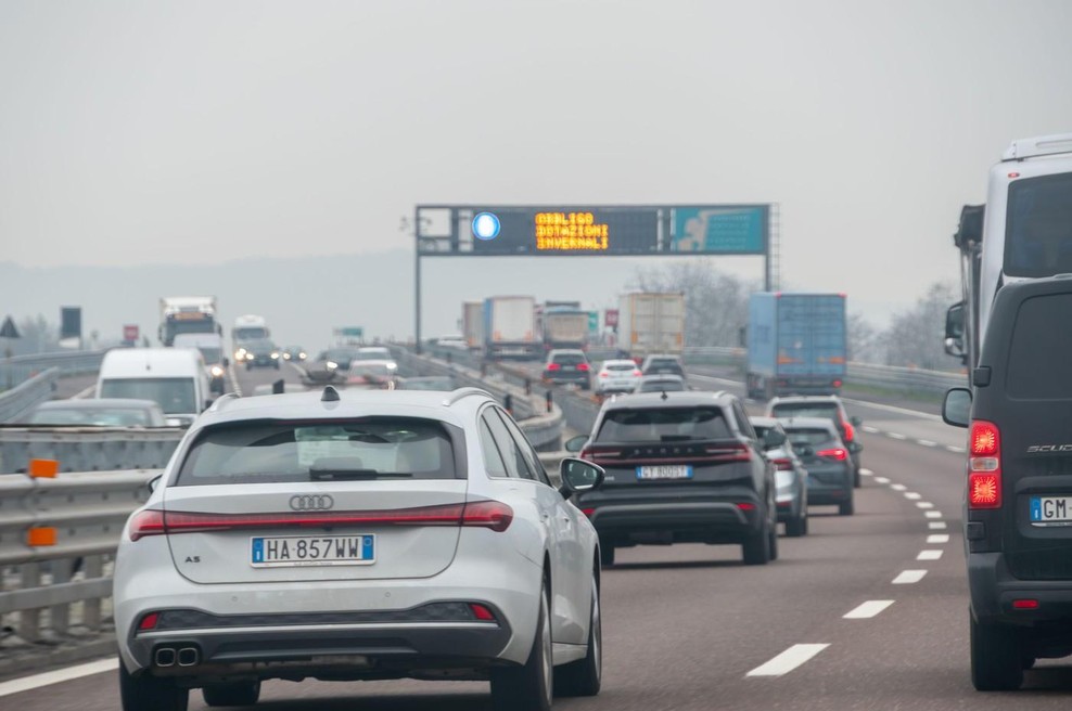 Od danes naprej velja nova zakonodaja! Če boste na avtocesti obtičali v zastoju, vam bodo povrnili cestnino (foto: Profimedia)