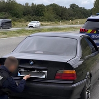 Voznik je na nenavaden način želel pretentati policiste, a mu niso nasedli. Posledice so bile tako še hujše