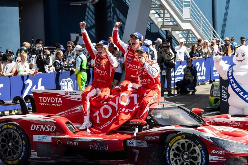 Ferrarijeva prevlada končana. Na vrhu znova Japonci