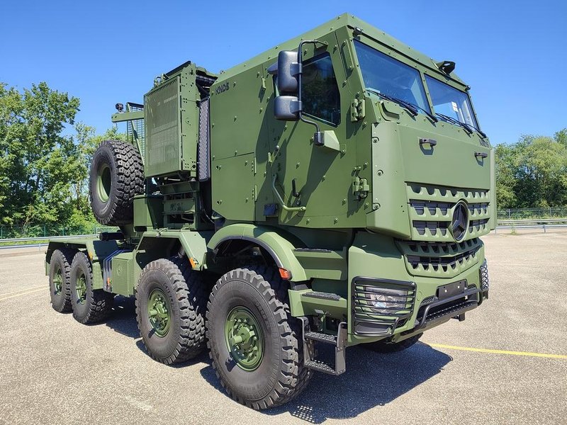 Tudi Daimler Truck si obeta dober posel s krepitvijo proizvodnje vojaških vozil