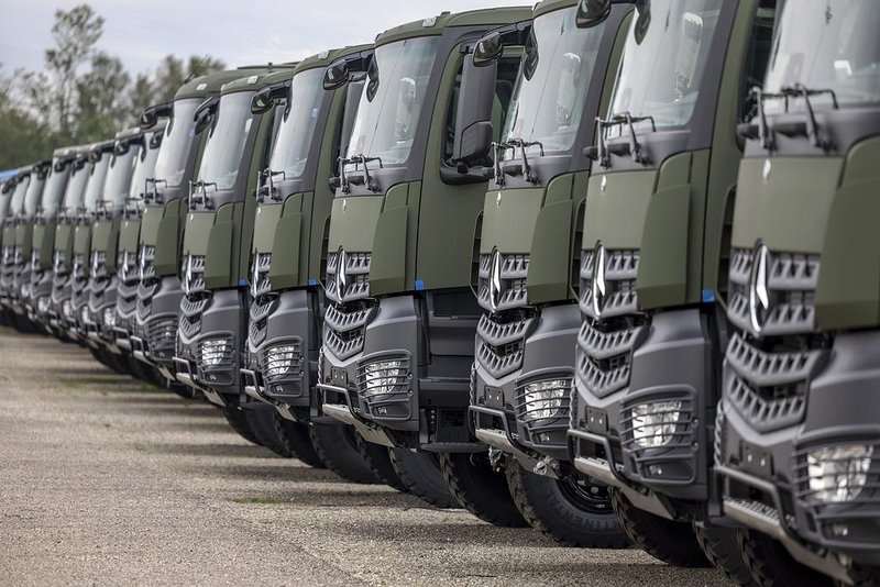 Tudi Daimler Truck si obeta dober posel s krepitvijo proizvodnje vojaških vozil