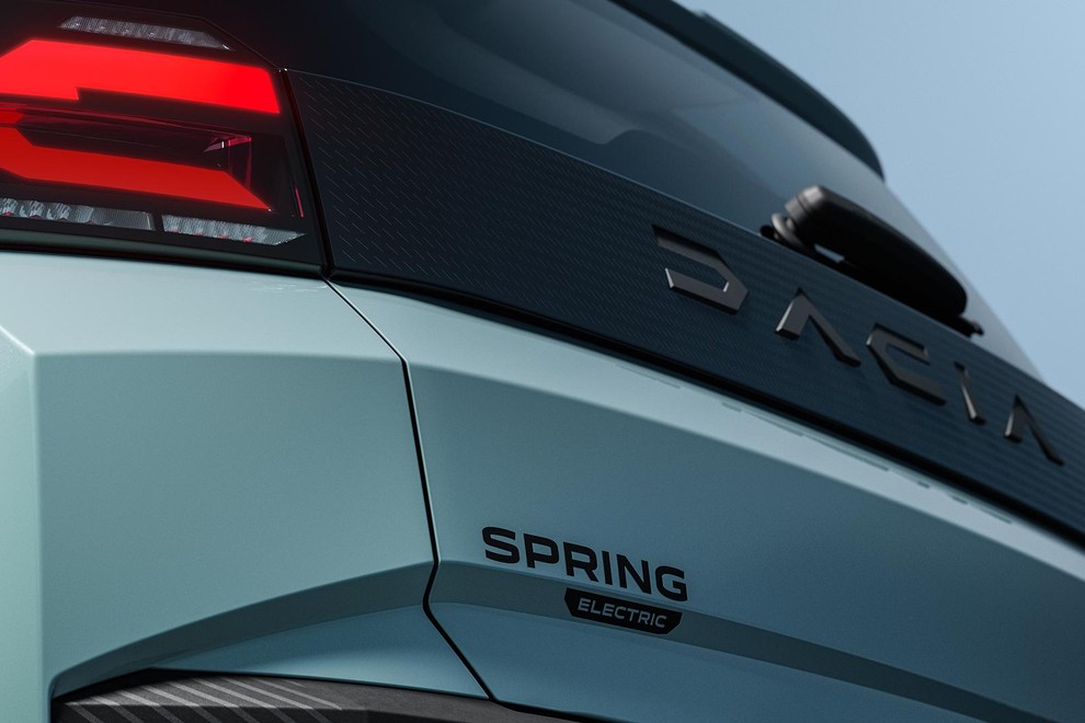 Uradno: novi Dacia Spring se v novomeškem Revozu pridružuje Renaultu Twingu