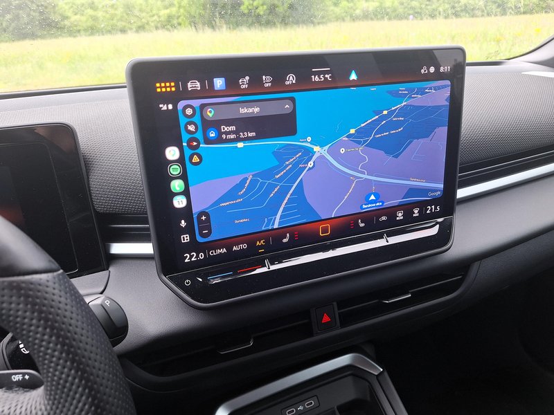 Test: VW T-Roc 1.5 eTSI R-Line – Najresnejši kandidat za glavno vlogo