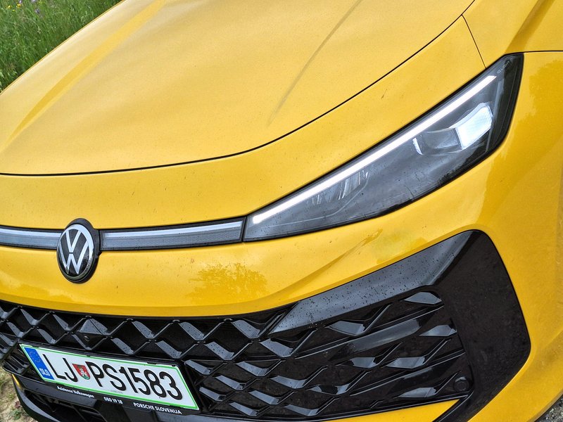 Test: VW T-Roc 1.5 eTSI R-Line – Najresnejši kandidat za glavno vlogo