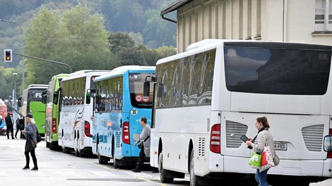 "Spregledal" je parkiran avtobus, a na koncu je bila to zanj še najmanjša skrb