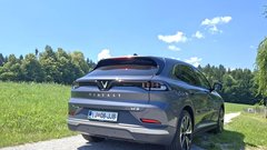 
                                                         Test: Vinfast VF8 - Tega pa nisem pričakoval ...