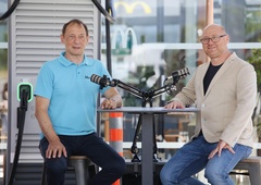Podkast Avto Magazin X Petrol: Kako elektromobilnost v Sloveniji dojema njen pionir Andrej Pečjak?