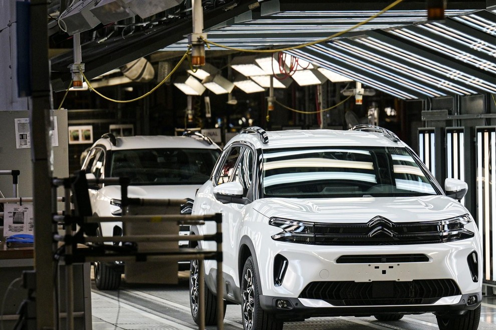 Citroënovi avtomobili prihajajo iz Belorusije, pravzaprav iz dežele svile. Je Stellantis spet izgubil nadzor?