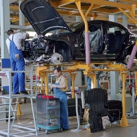 Rusi se ne dajo: kljub umiku znamke že pred štirimi leti, še vedno tam nastajajo "novi" BMW-ji. Ampak kako ... (VIDEO)