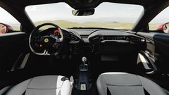 
                                                         Ferrari 12cilindri manuale