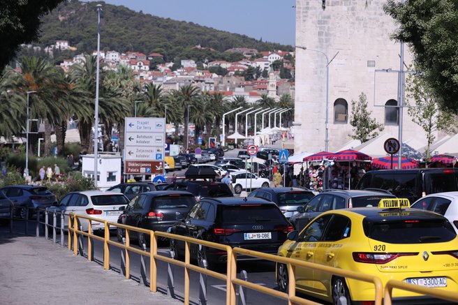Hrvaška z novo zakonodajo nad prevarantske taksiste. To so ukrepi, ki bodo zaščitili potnike