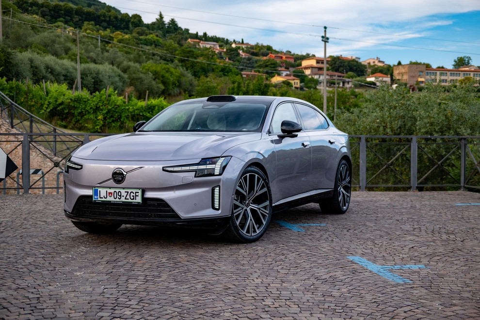 Volvo ES90