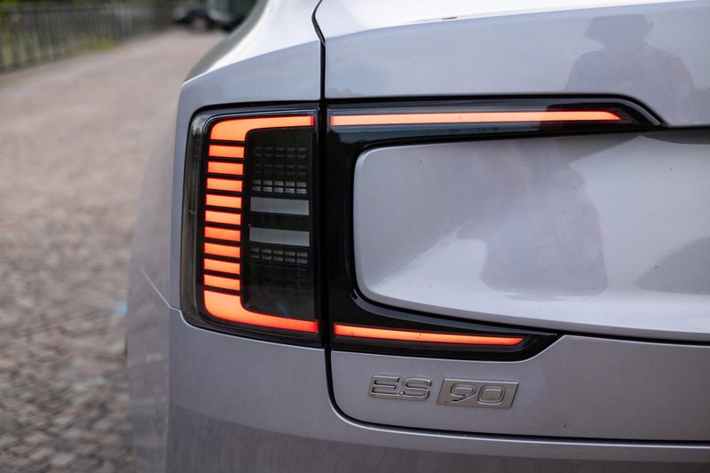 Volvo ES90
