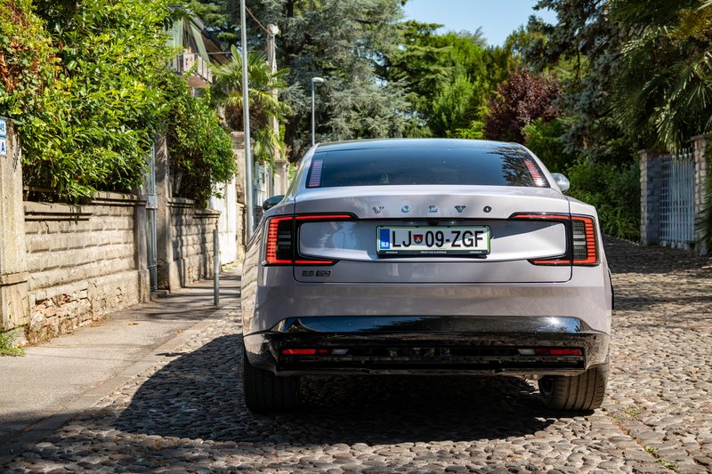 Volvo ES90