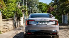 
                                                         Volvo ES90