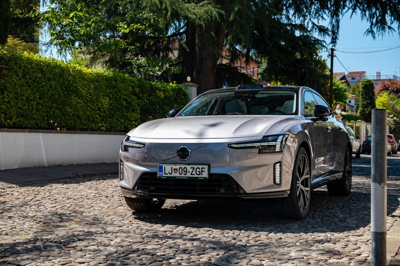 Volvo ES90