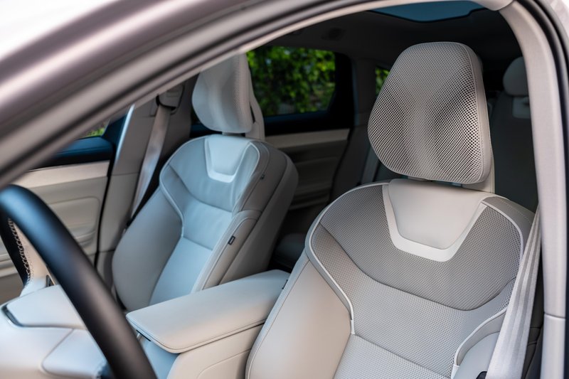 Volvo ES90